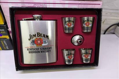 ست قمقمه جیبی و ۴ لیوان استیل Jim Beam